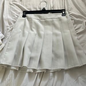White tenis skirt